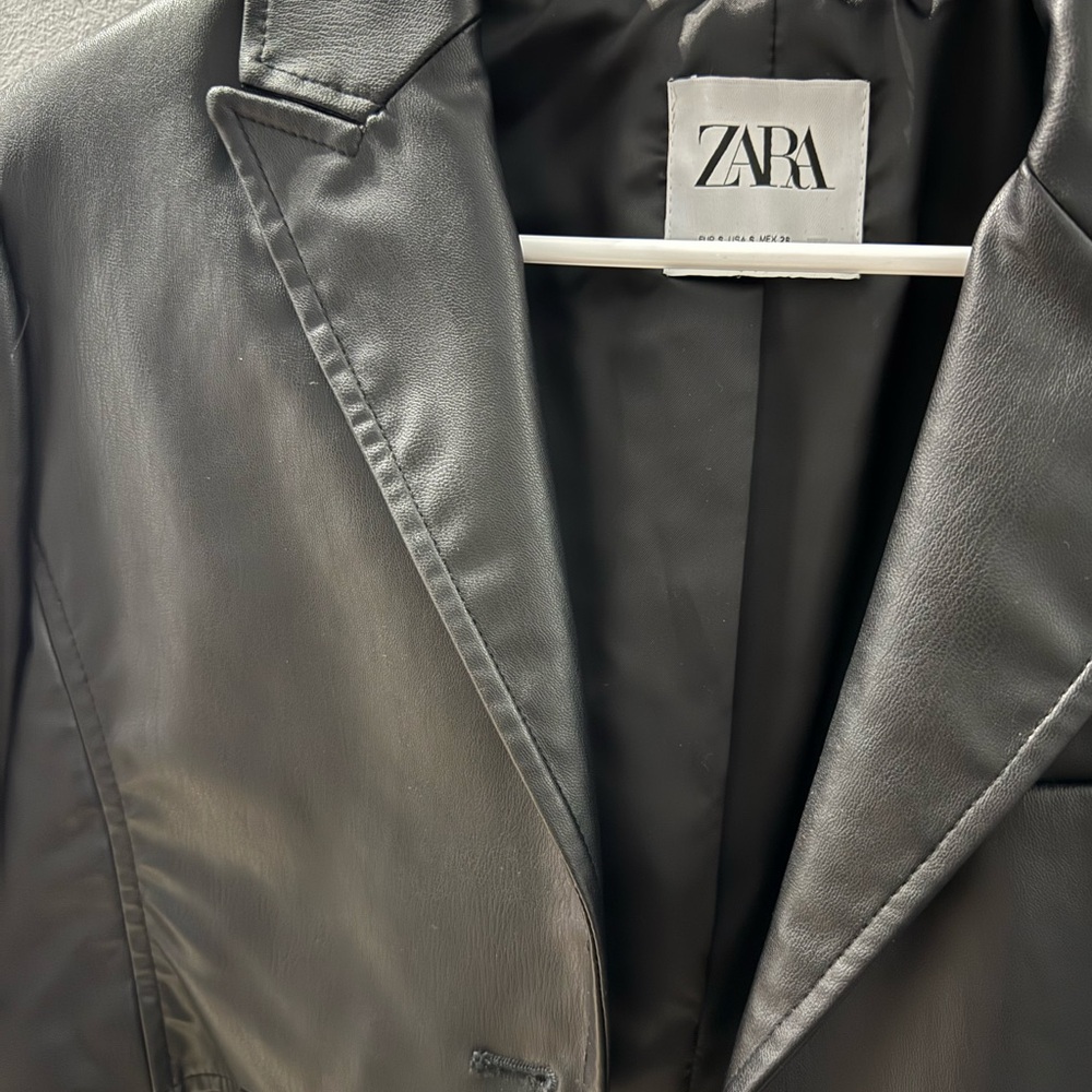 Zara Elegant Black Cropped Blazer - Picture 3 of 3